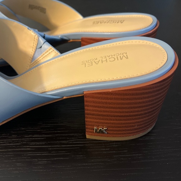 New Michael Kors Abbot Mule - Picture 2 of 6